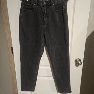 American Eagle Vintage Black Straight Leg Mom Fit Jean Size 10